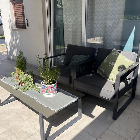 Small House Nea In City Center-With Free Parking Pula Exterior photo